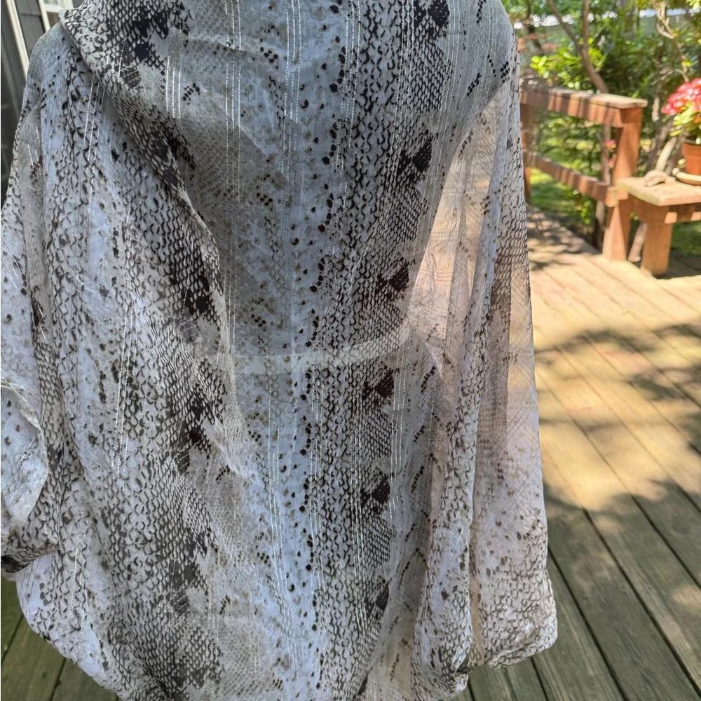NWT Express Sheer Snake-Print Tie-Front Shrug in Beige‎ & Black w/ Silver Thread